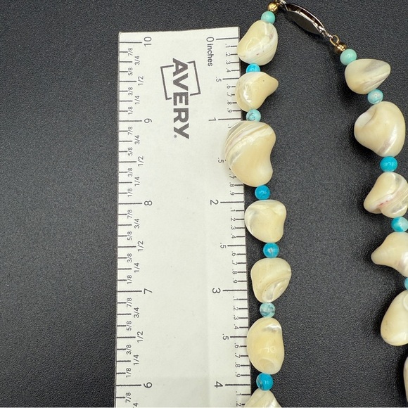 Elegant Vintage Cream Carved Shell and Turquoise Beaded Necklace - Picture 12 of 16
